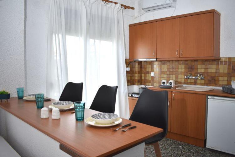 Pelekan And Athina 23 Apartment *